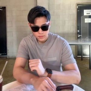 Meet your Posher, Yuchi